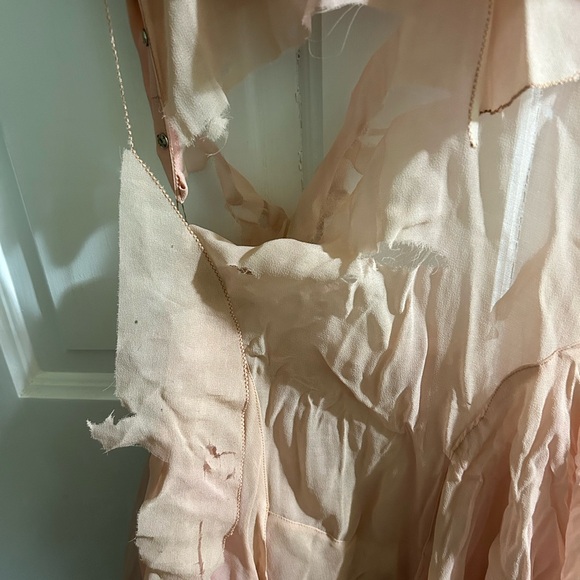 Torn and needs attention Elegant Pink Ruffled Dress. Vintage. - Picture 7 of 8